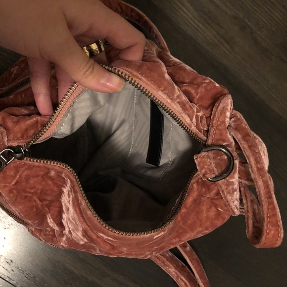 Rebecca Minkoff Julian Backpack Pink Velvet display picture 2